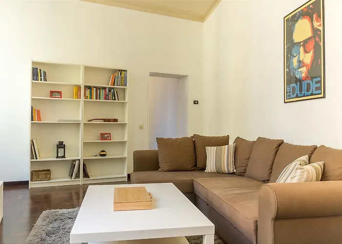 Guesthost - Palazzo Borghese Lovely Flat *