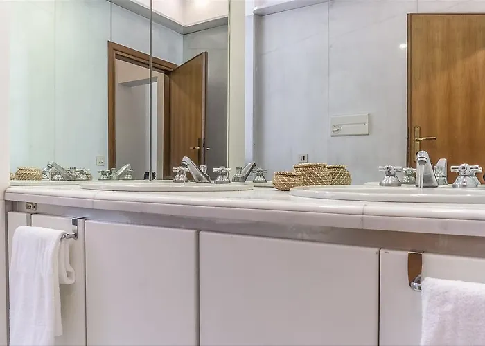 Guesthost - Palazzo Borghese Lovely Flat